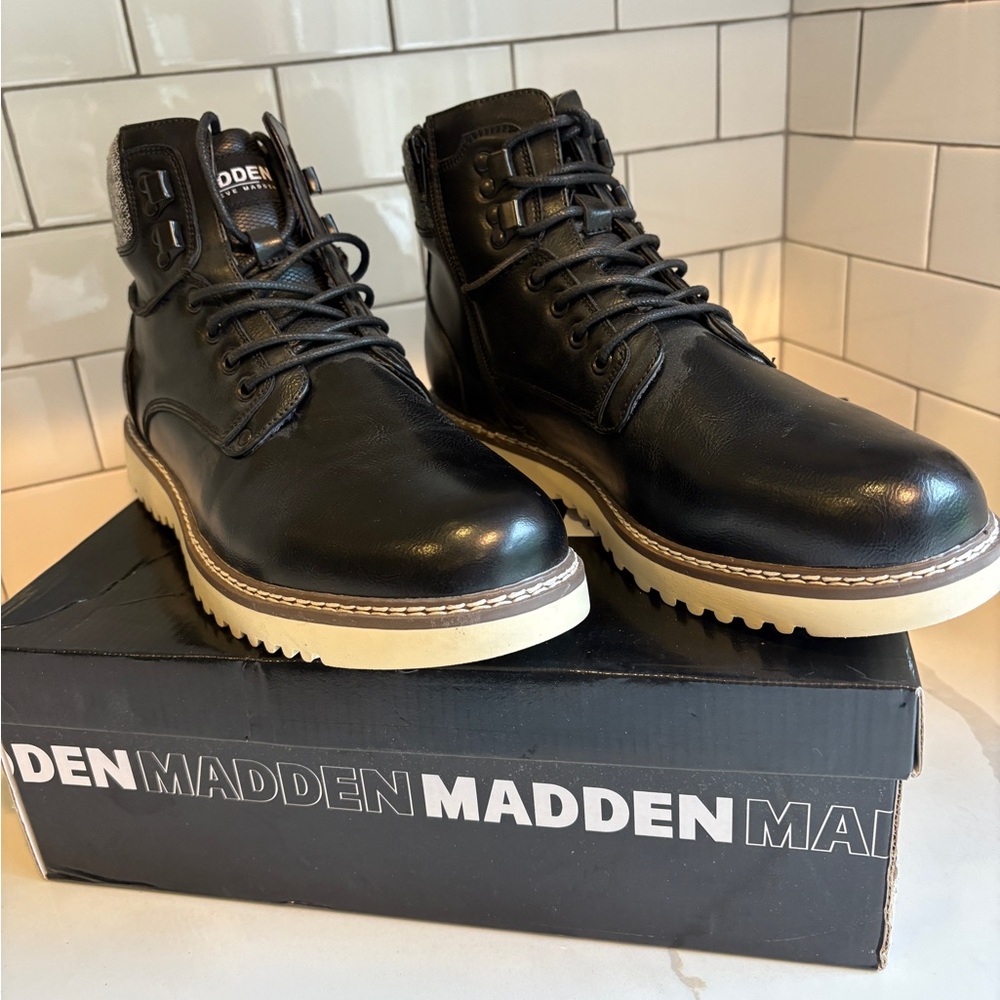 Steve Madden Black Boots with Lace-Up Design.  Delwar Black.  Size 10.5 M.  NWT.